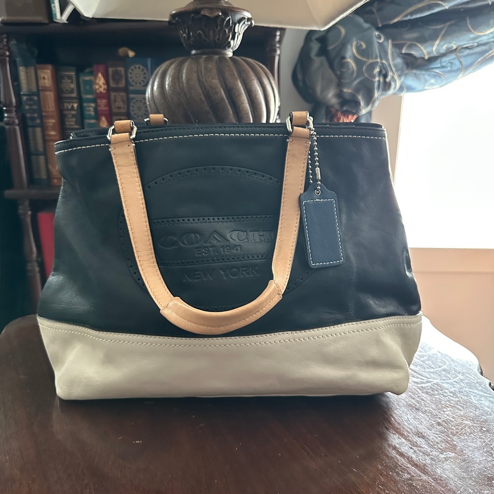 Coach Navy and Cream Bag Leather - Picture 6 of 6